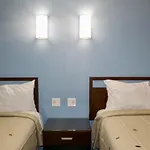 Crescent Inn